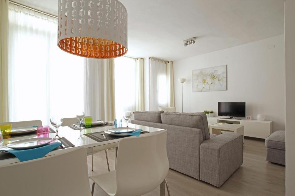 Warm Sands Apartment By Hello Homes Сіджас Екстер'єр фото